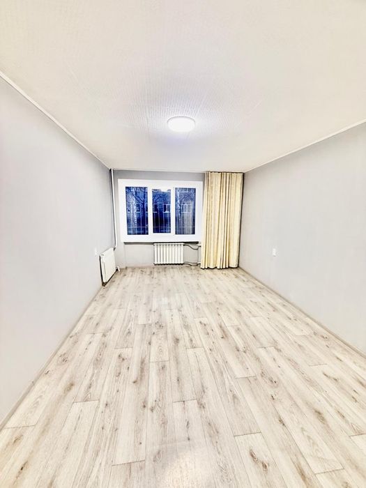Продам квартиру Виноградова 12/1
