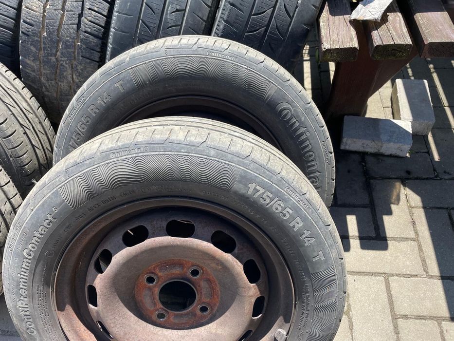 Vând set cauciucuri de vară 175/65/R14