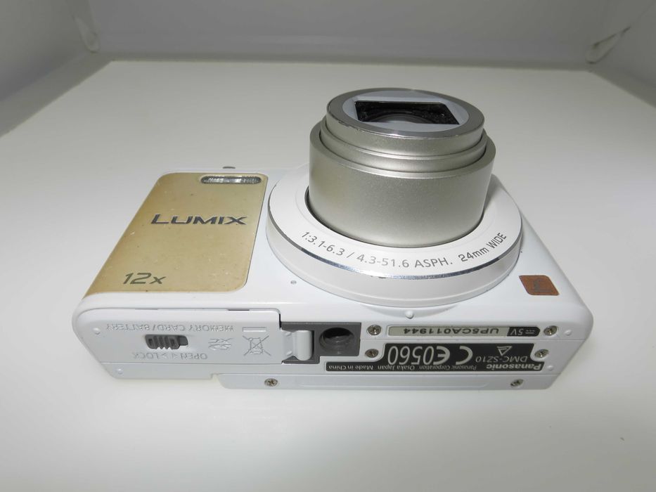 Panasonic Lumix SZ10 компактен фотоапарат с флип скрин цифрова камера