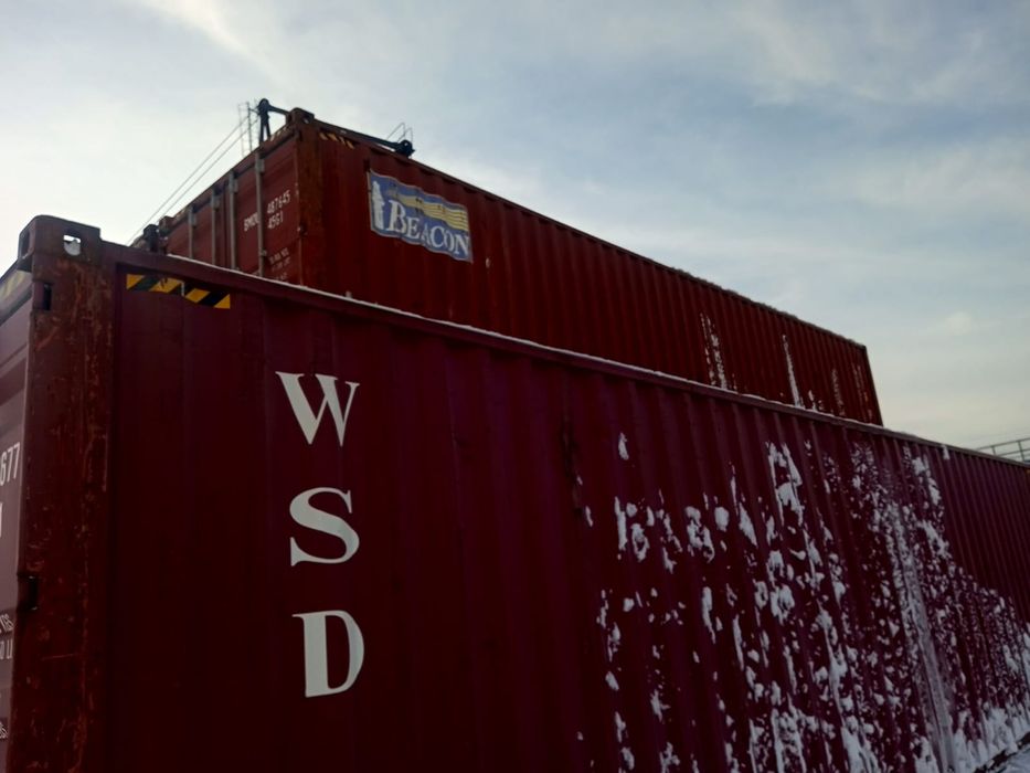 Морские контейнеры со склада