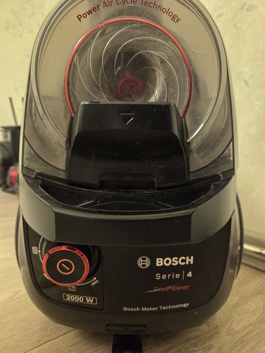Пылесос BOSCH в хорошему состояние