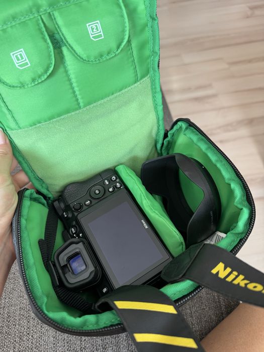 Nikon "Z 5 Kit Z 24-200mm..." mirrorless