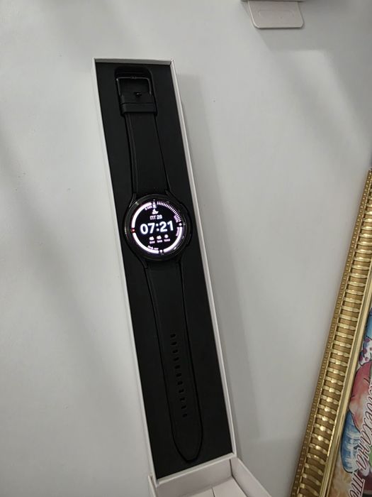 Продам часы GALAXY WATCH 4 б/у в отличном состояние