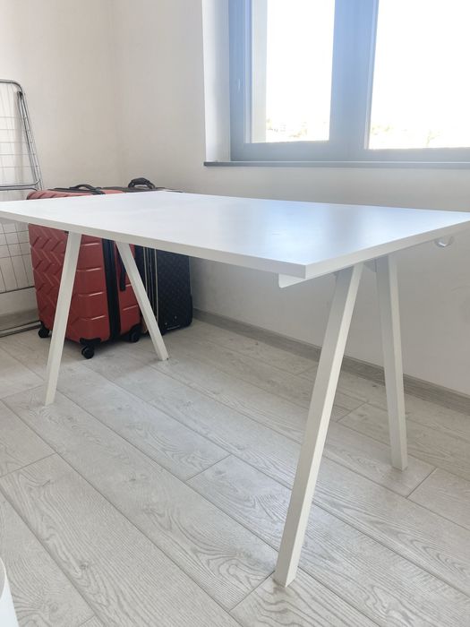 Продавом офис маса /нова/