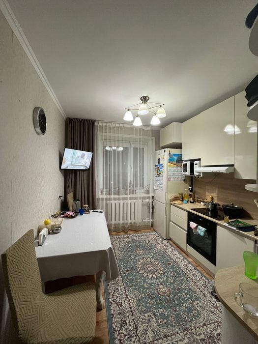 Продам 4 комнатную квартиру