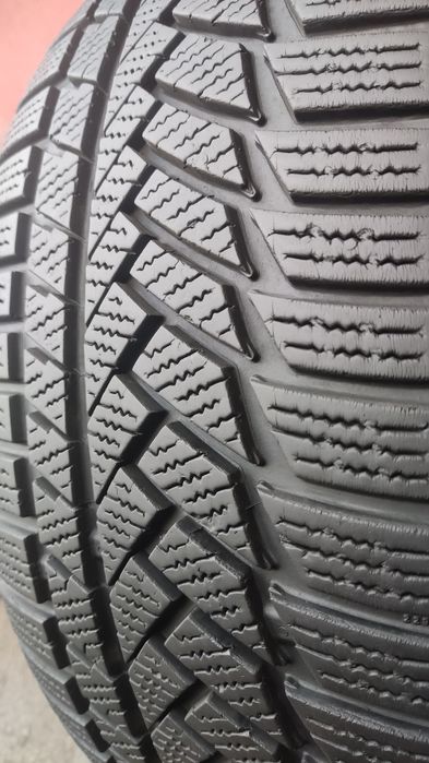1бр.зимна  гума 235/45/18 Continental TS 850P
dot22
6.87mm
Добро състо