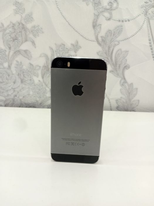 Продам IPhone 5S