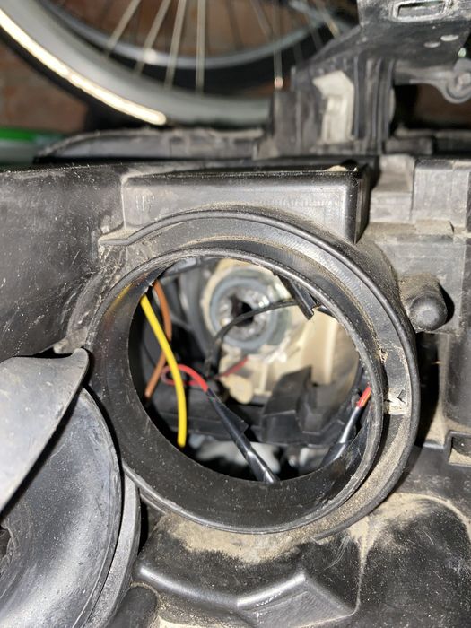 Set faruri AudiA4 B8 model 2012 si Canbus Ballast  cititi descrierea