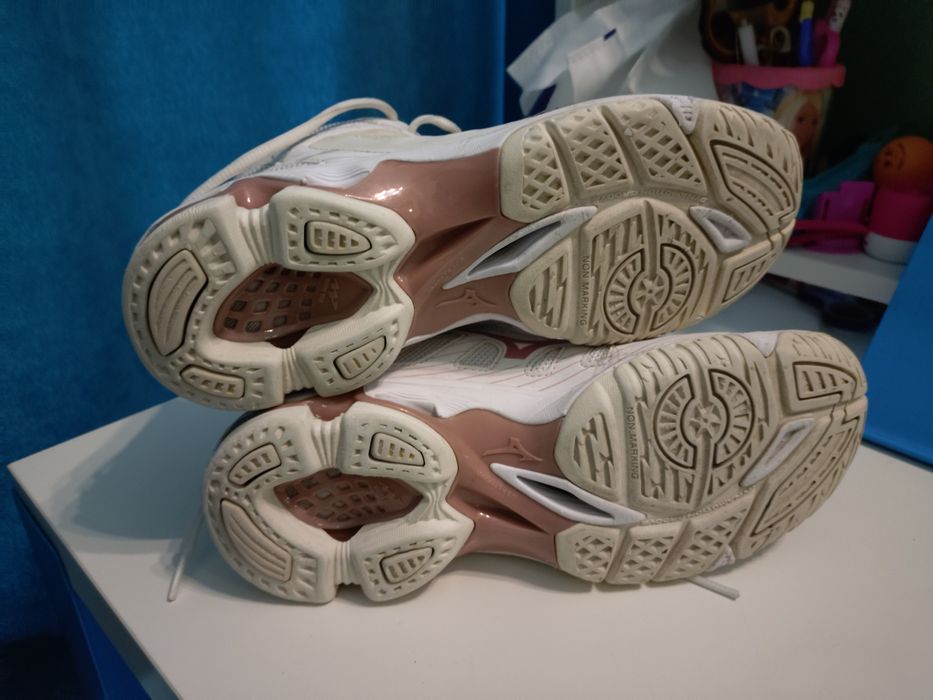 Волейболни маратонки Mizuno и Asics