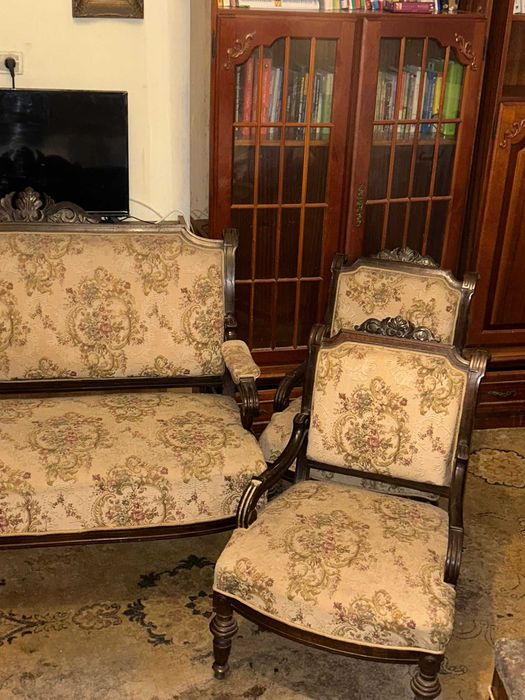 Set mobilier vintage autentic, lemn masiv, model elegant