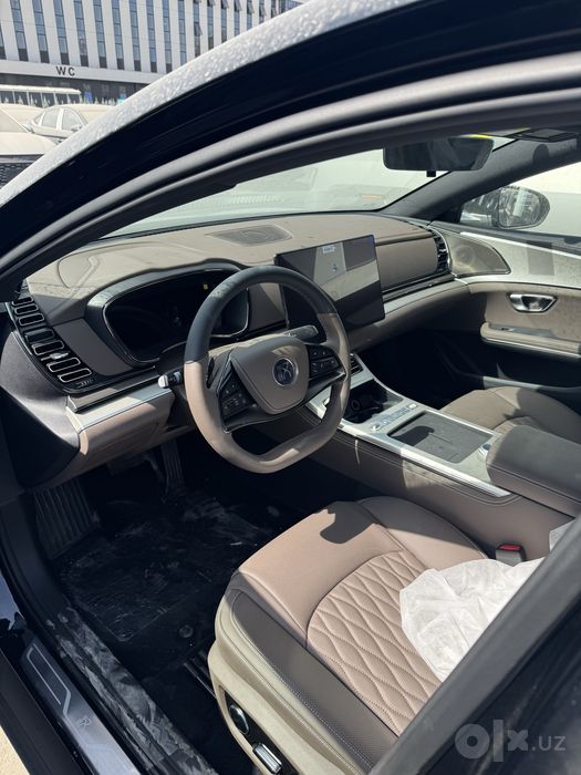 BYD HAN 2026 yil635 tali. obduv abagref masaj haladilniklari bor. qora