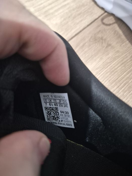 Кроссовки Адидас. 40.5. Красно-чёрные