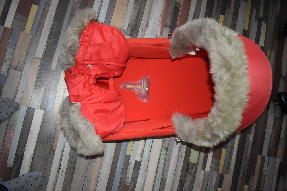 Stokke Xplory в червен цвят