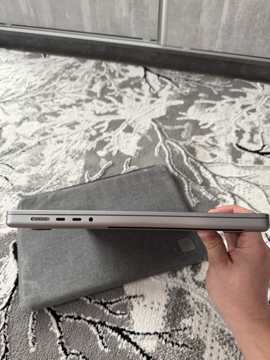 Mac Book Pro M1 16” 16/512gb