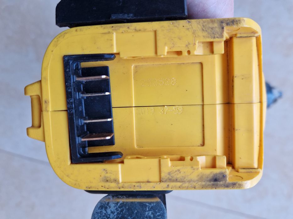 Dewalt DCD 791 - masina de gaurit si insurubat