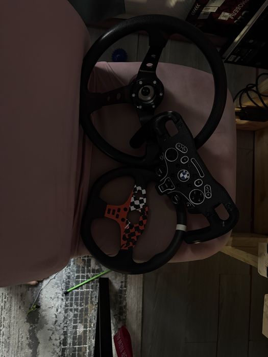Продам игровой руль MOZA R3