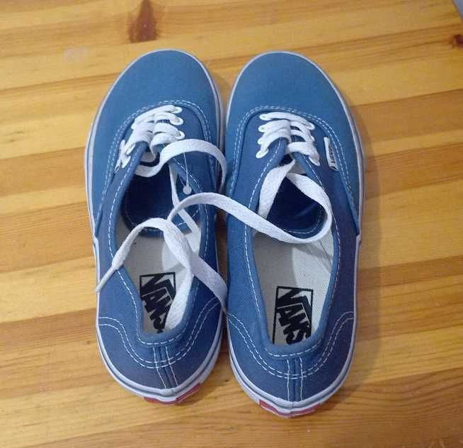 Оригинални кецове Vans - номер 33