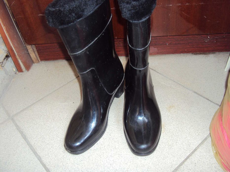 Резиновые сапоги. (37 размер.)