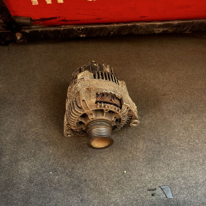 Генератор мерседес 210