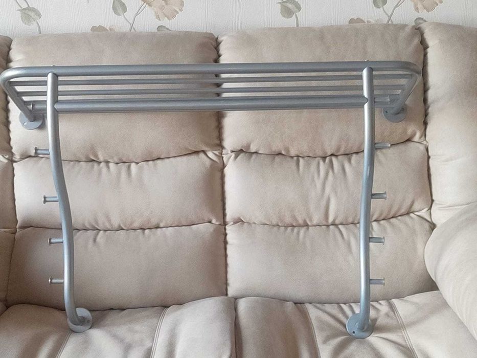 Вешалка в прихожую