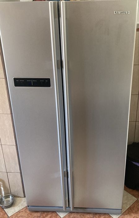 Frigider Samsung Side by Side
