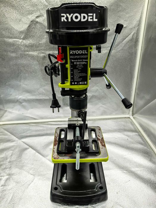 Masina de gaurit cu coloana Ryodel 1950W 739 lei