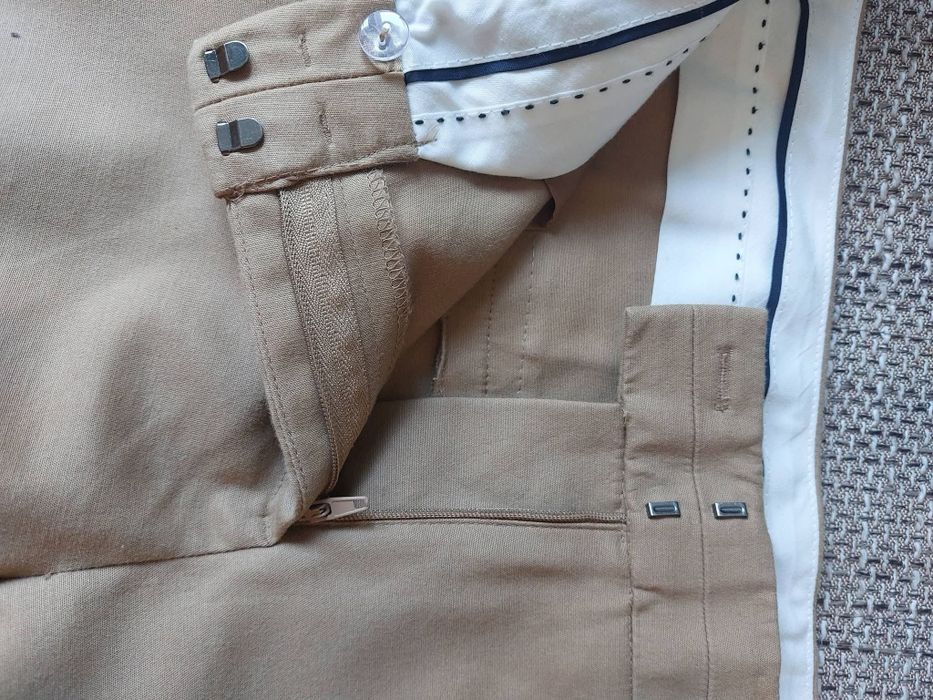 Pantaloni noi perfecti pt. toamna, model usor evazat, chic si actual