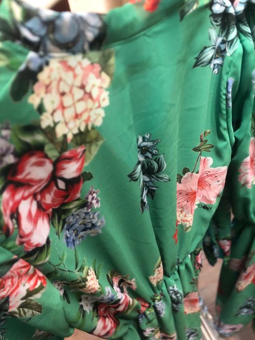 Елегантна дамска рокля