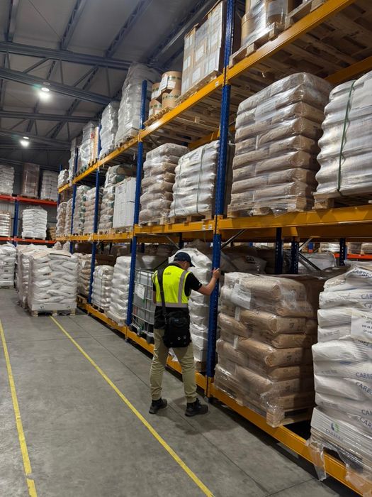Verificare rafturi metalice inspectie