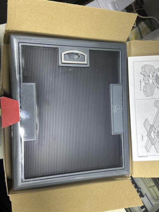 Напольная розетка Legrand