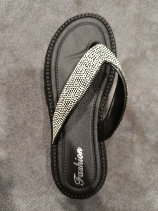 Новые сланцы- тапки