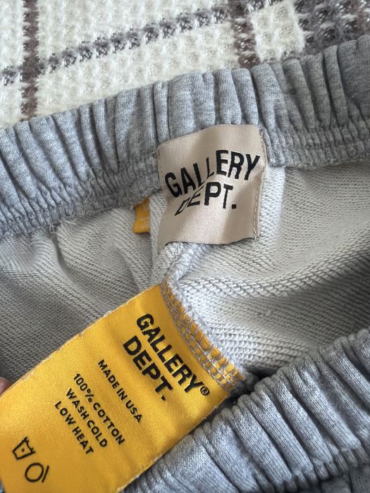 Pantaloni gallery dept