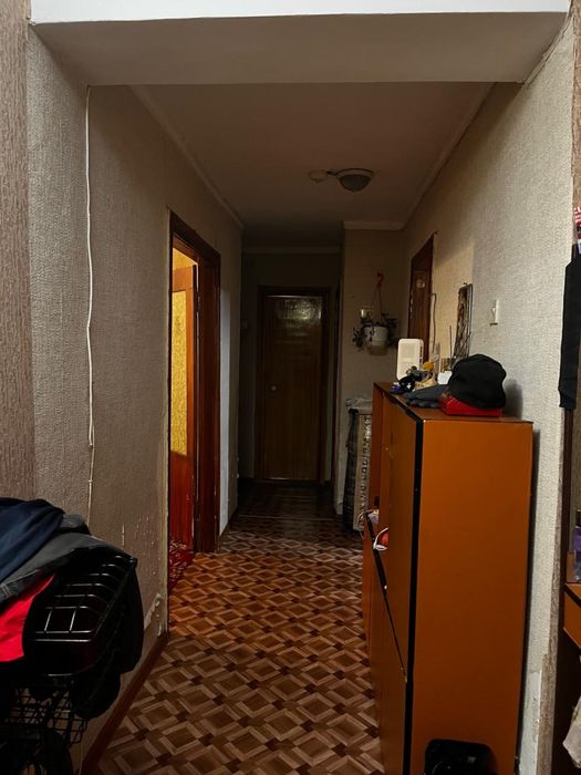 Продам 4 комн квартиру.