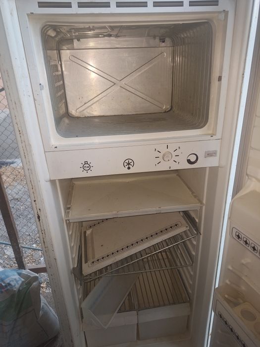 Продается холодильник Бирюса