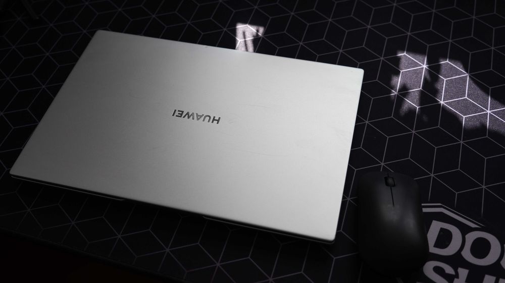 Laptop Huawei MateBook D14 Ryzen 5/ 8GB RAM/ SSD 512GB + mouse Huawei