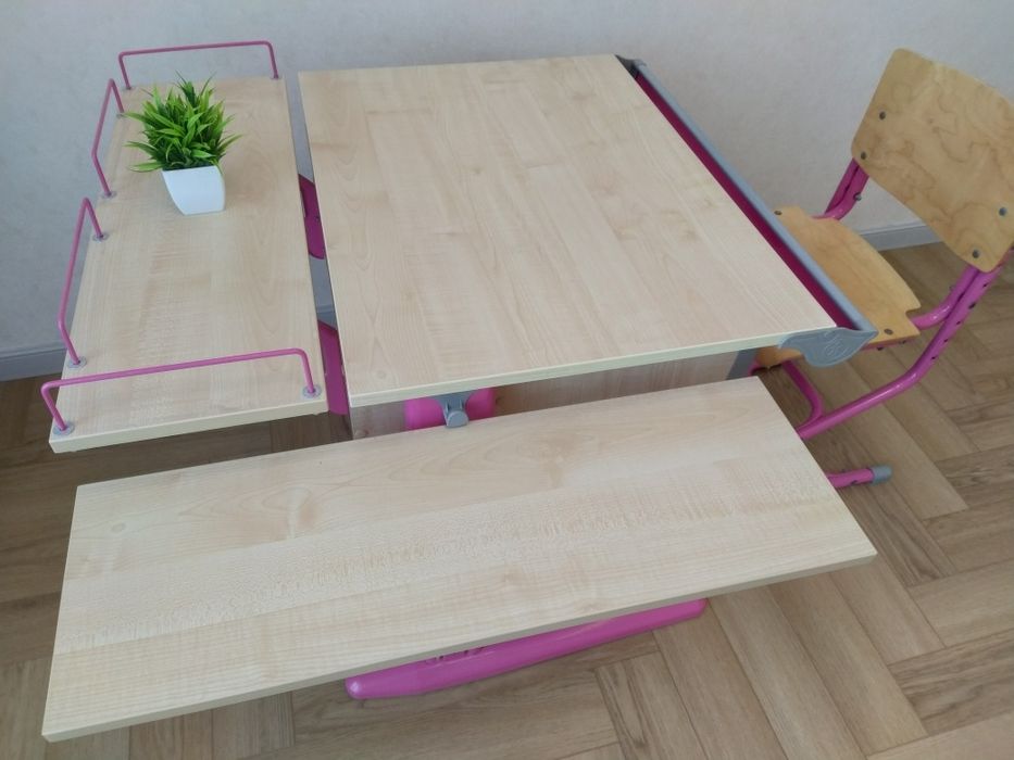 Растущая парта Дэми со стулом