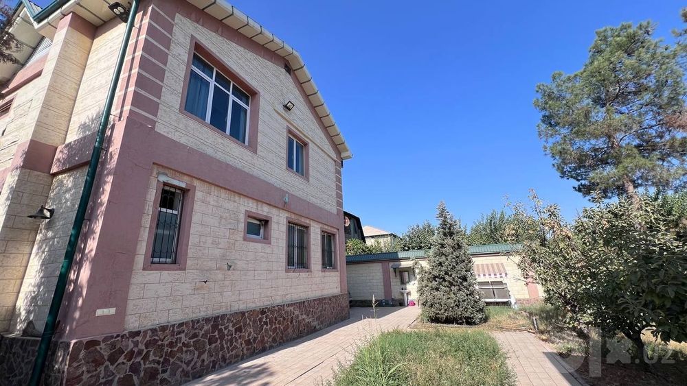 Продается участок с домом, ориентир: Янги Узбекистан, 6 соток 180м²