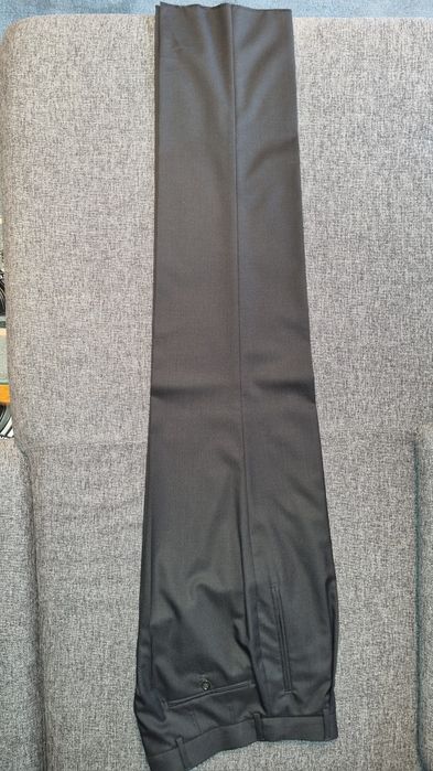 Costum barbatesc Pierre Cardin marimea 48, negru, 100% lana, nou