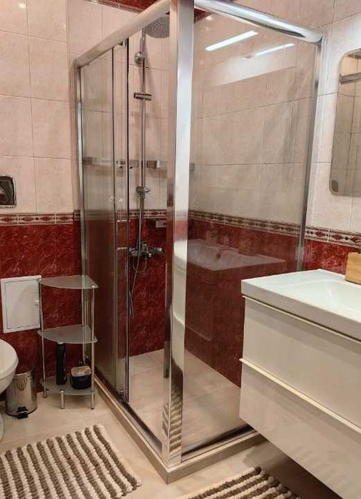 Дава се под наем Тристаен апартамент в София, Център - 80 кв.м за 800 € - Снимка #1