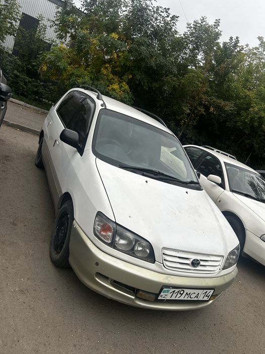 Продам ипсум тойота
