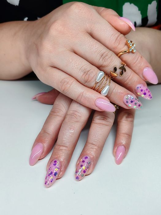 Cursuri acreditate stilist protezist unghii