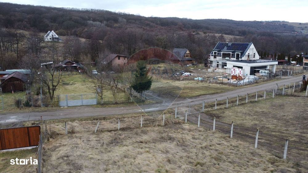 Teren 999 mp. Front 15,70 ml. Valea Garbaului - Floresti