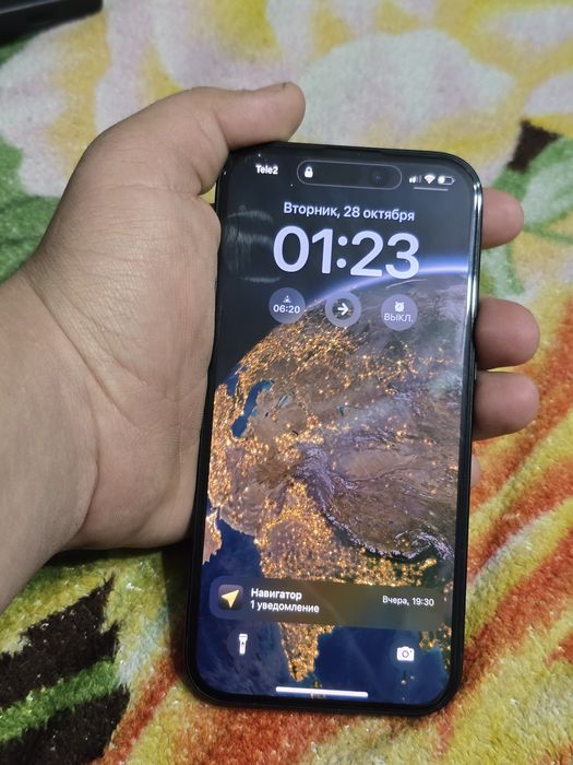 Продам iPhone 15 на 256 gb