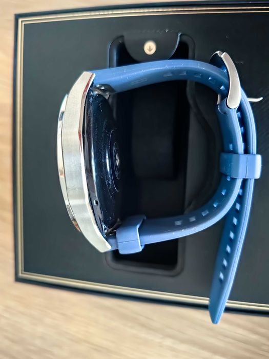 Часовник Huawei Gt5 с гаранция