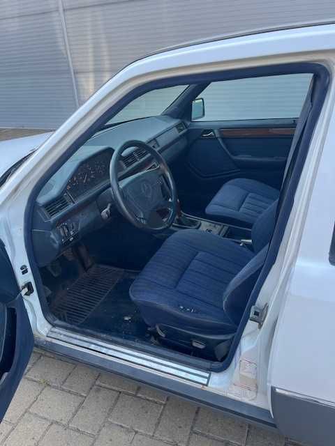 mercedes 124 model 250 D