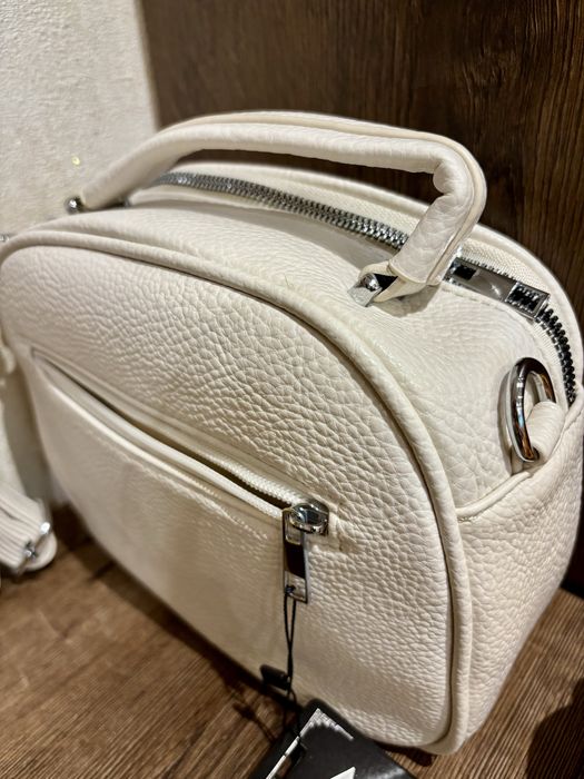 Дамска чанта GUESS