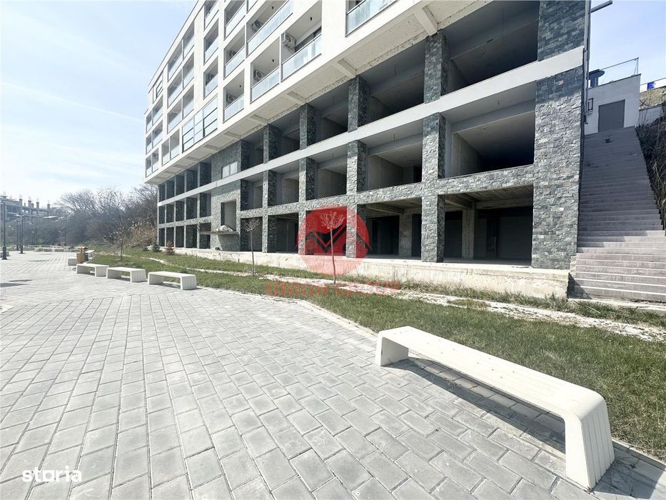 Spatiu Comercial Eforie Nord cu Intrare Directa din Promenada, Situat