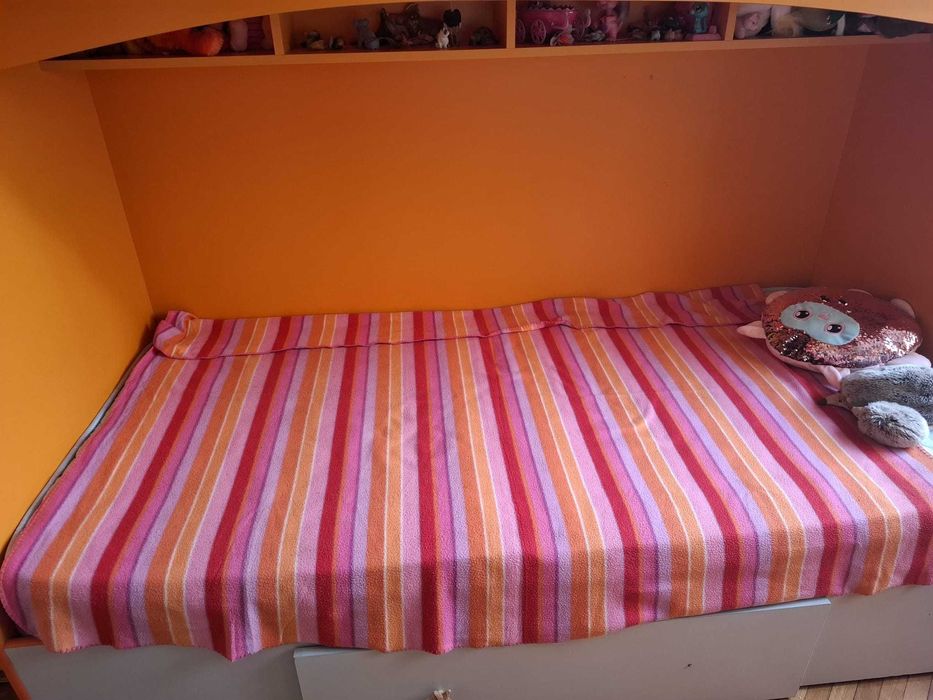 Vand mobilier camera copii