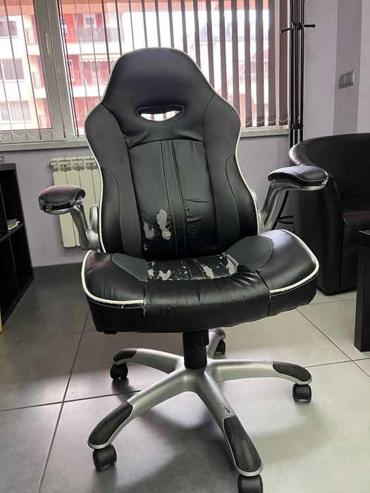 Офис столове (купувани за 160 лв/бр. Здрави, но захабени от седене)