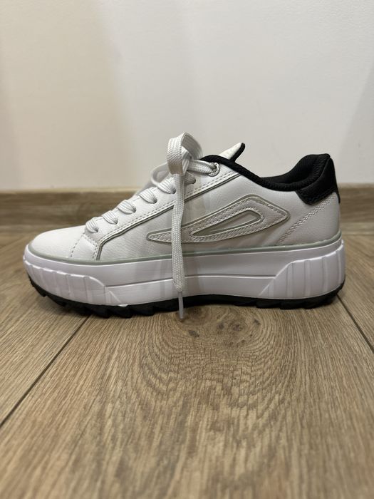 Продавам Fila маратонки.